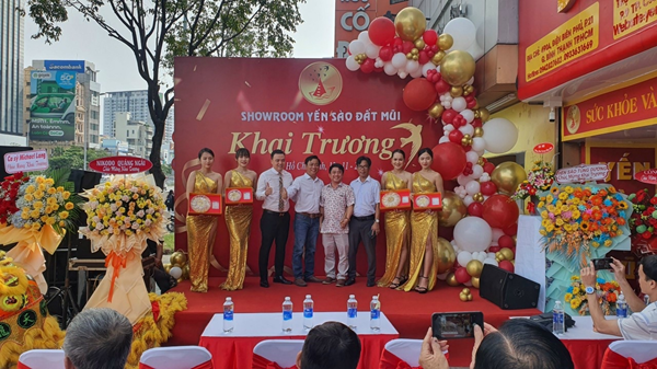 cung-cap-le-tan-pg-phuc-vu-G89