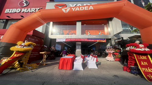 to-chuc-le-khai-truong-yadea